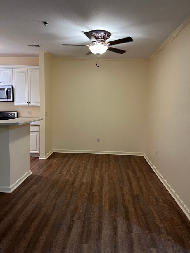 400 Vista Lake Dr Unidad 208