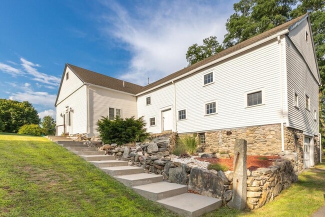 Building Photo - 11B Abigail Dr