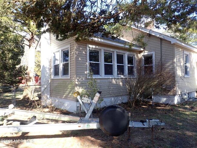 Photo - 1490 Davidson Ave