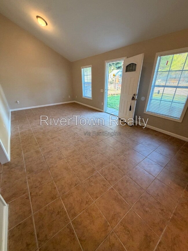Photo - 1102 Maria St