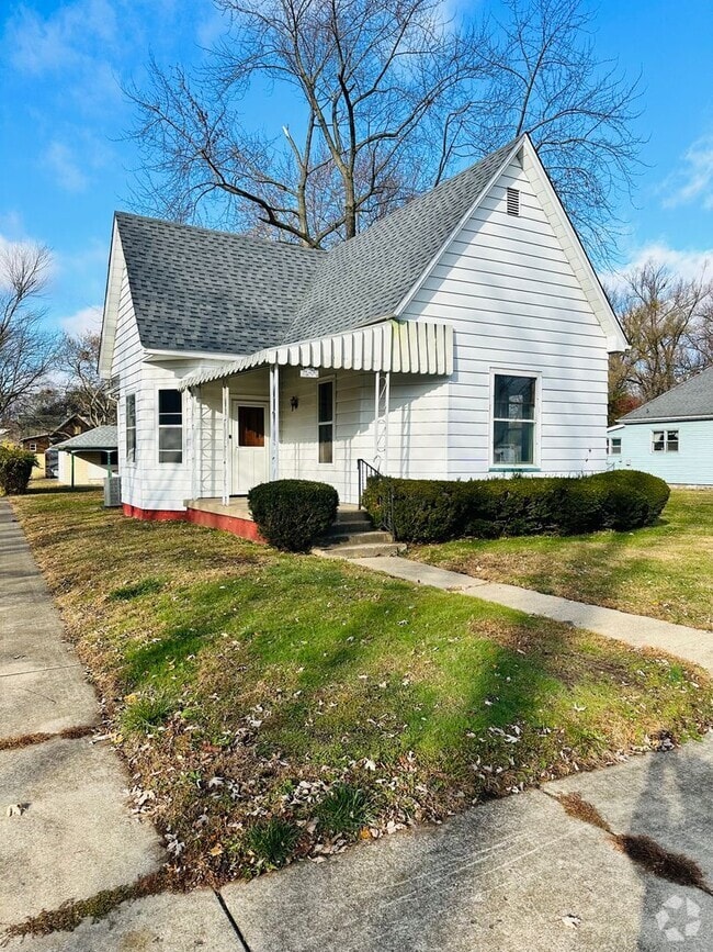 Building Photo - Updated 2-Bedroom Home with Modern Upgrade...