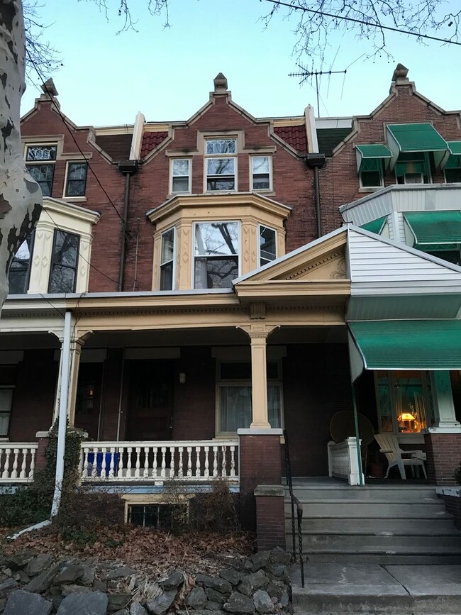 Building Photo - 325 N 34th St Unit 325 N 34th ST Rental