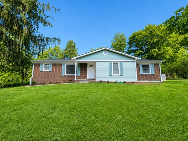 Building Photo - Renovated Candler Rental!