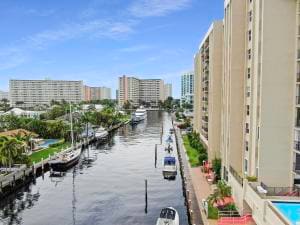 Building Photo - 2881 NE 33rd Ct Unit 5f