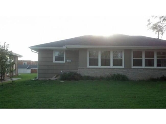 Photo - Hopkins Townhome for Rent