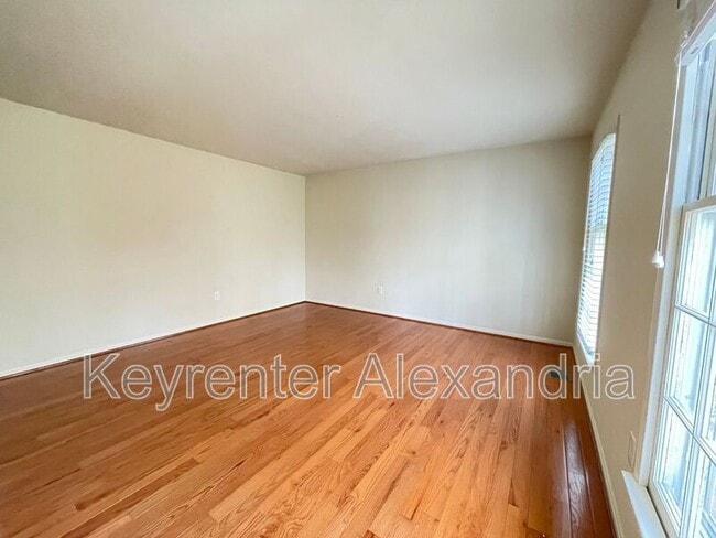 Photo - 13013 Caton Pl