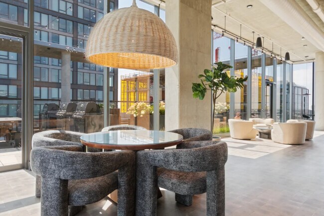 Photo - 1015 W Van Buren St