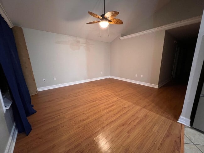 Photo - 37 Cochise St