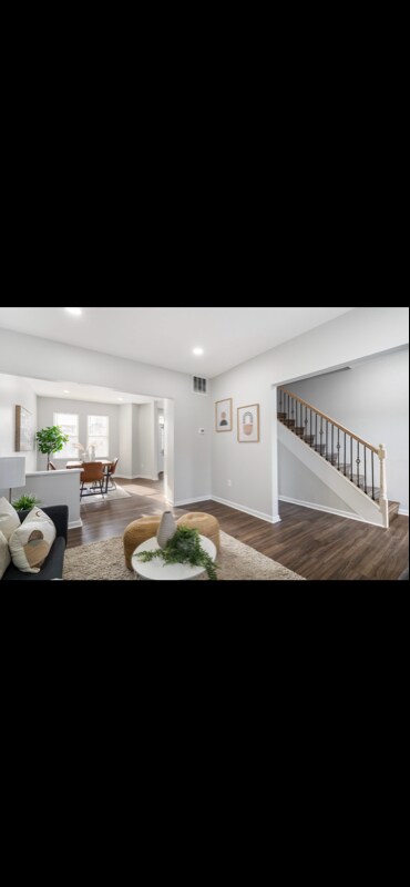 Photo - 1415 Carswell St House