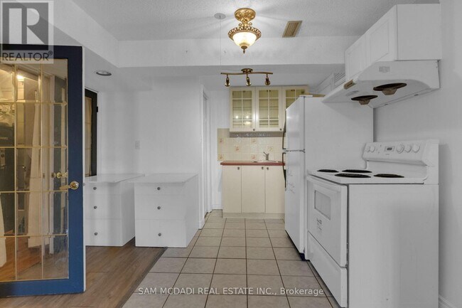 Photo - 5477 Palmerston Crescent