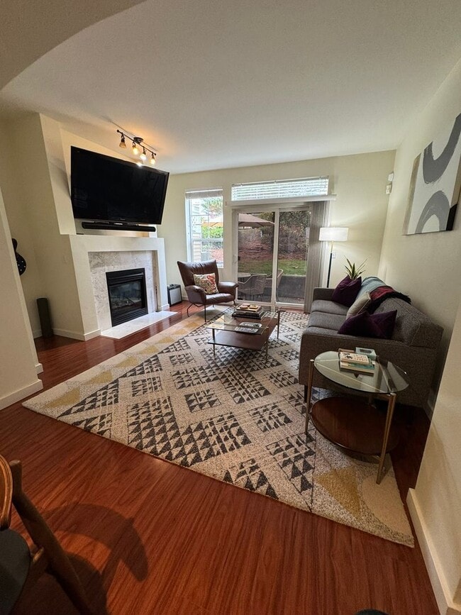 Photo - 2Bd/2.5Ba Bellevue Townhouse