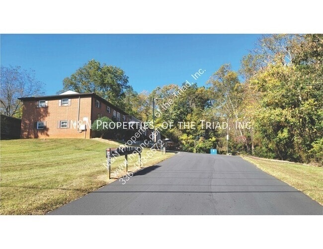 Building Photo - 205 N Main St Unit J Rental