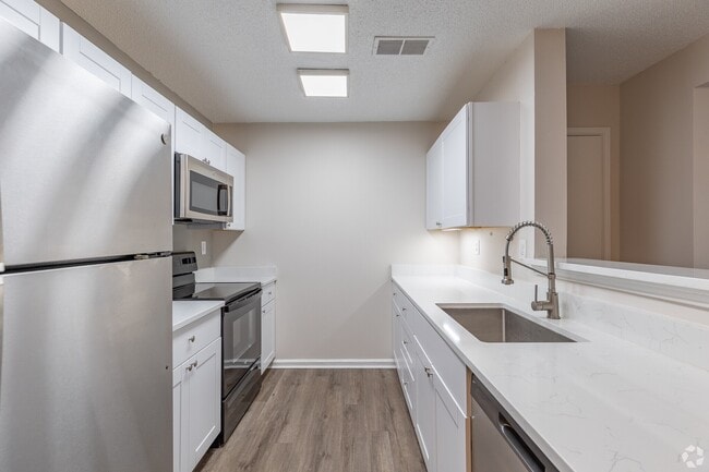 Building Photo - The Grand at 150