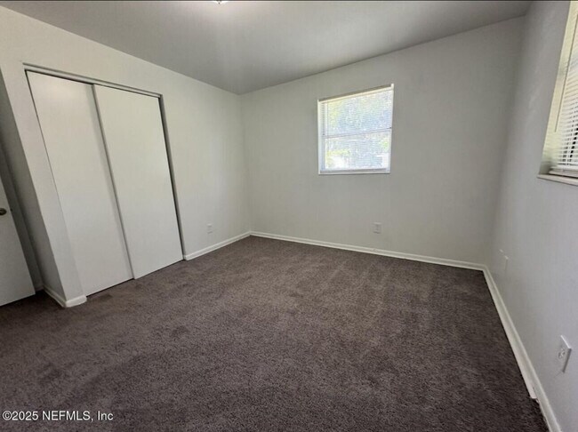 Photo - 734 E 59th St