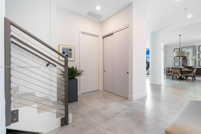 Photo - 17550 Collins Ave Unidad ph1
