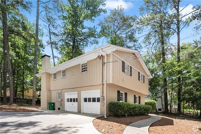 Building Photo - 4695 N Peachtree Rd Rental