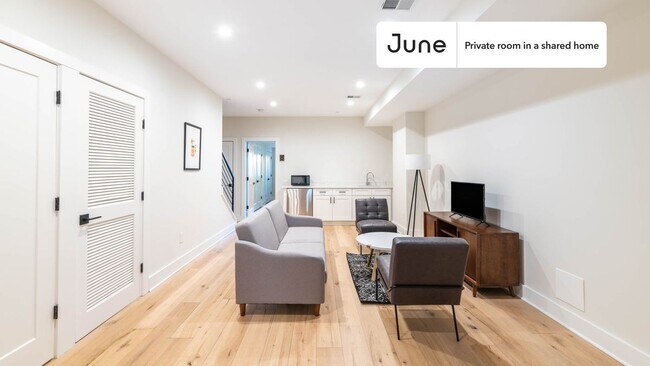 Room in Shared 3 bed/2.5 bath home in Columbia Heights