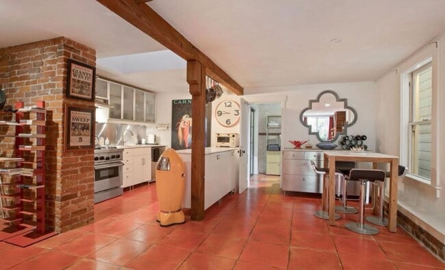 Building Photo - 1471 McAllister St