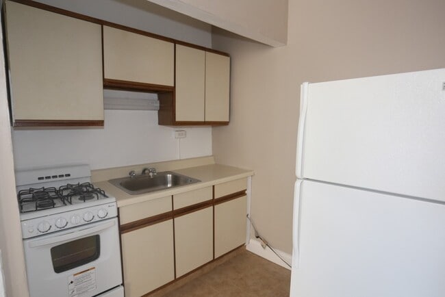 Photo - 3836 N Fremont St Unidad 805