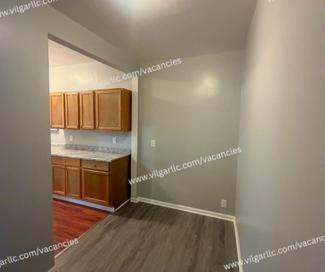 Photo - 4842 Northcote Ave Unit 1F