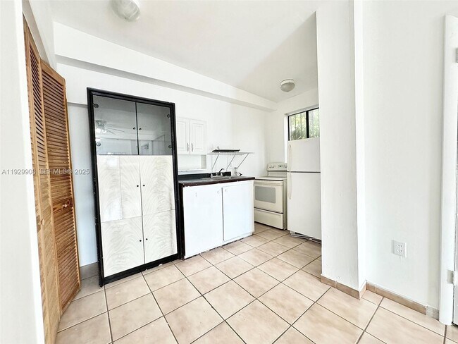 Photo - 1200 NW 37th Ave Unit 1