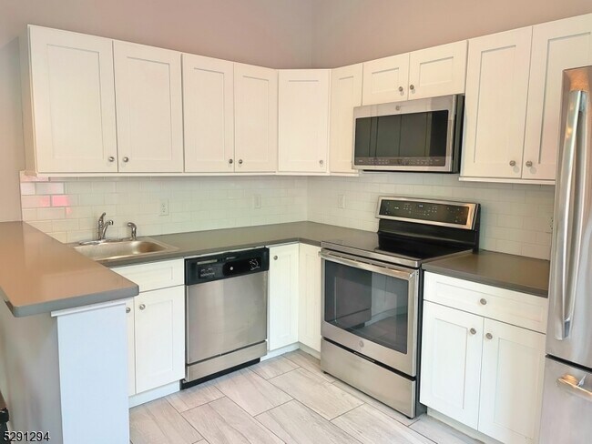 Photo - 58 New St Unit 2B