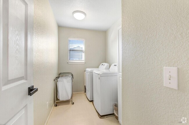 Building Photo - 641 Yerba Buena Way Rental