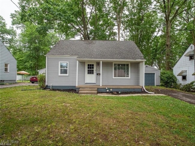 Photo - 1782 Beechwood St NE House