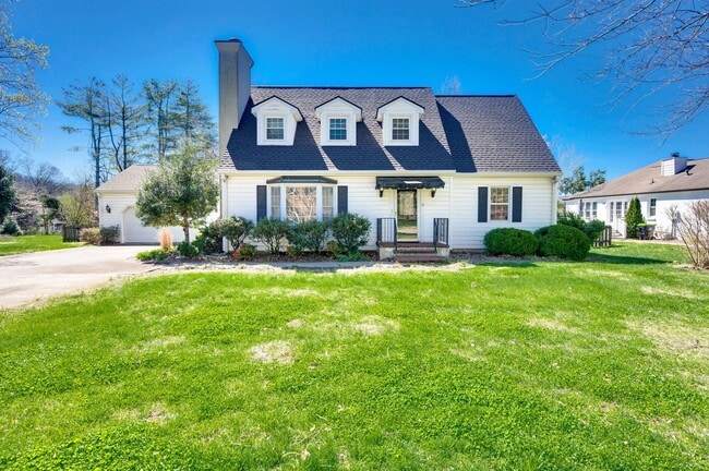 Photo - Stunning 3BR/2BA home in the desirable Temple Hills Golf Community!