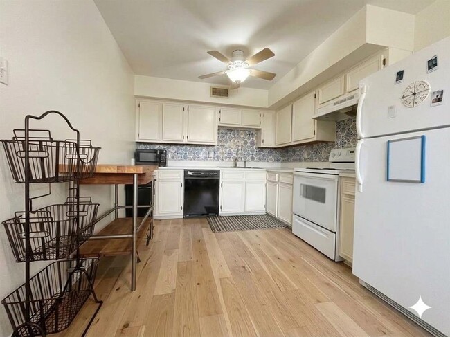 Photo - 4511 Avenue B