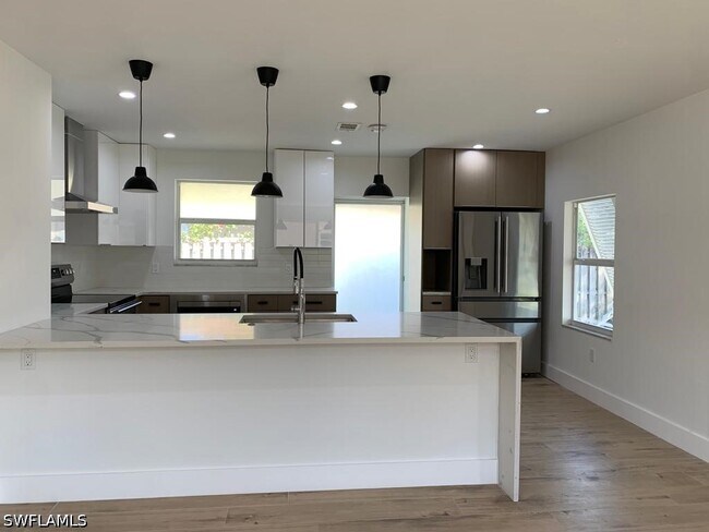 Photo - 811 94th Ave N