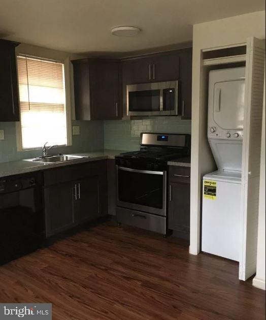 Photo - 20 St Albans Ave