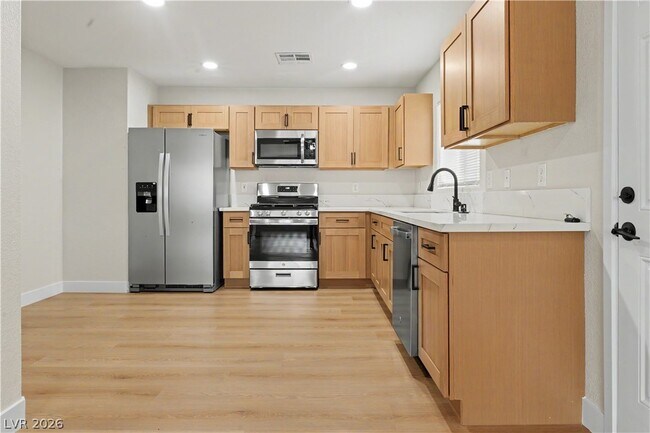 Building Photo - 5162 Paradise Skies Ave