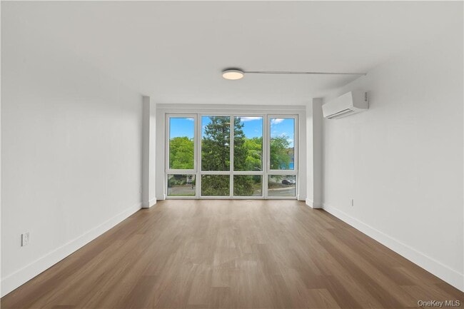 Photo - Ten Lyon Pl Unit 3J