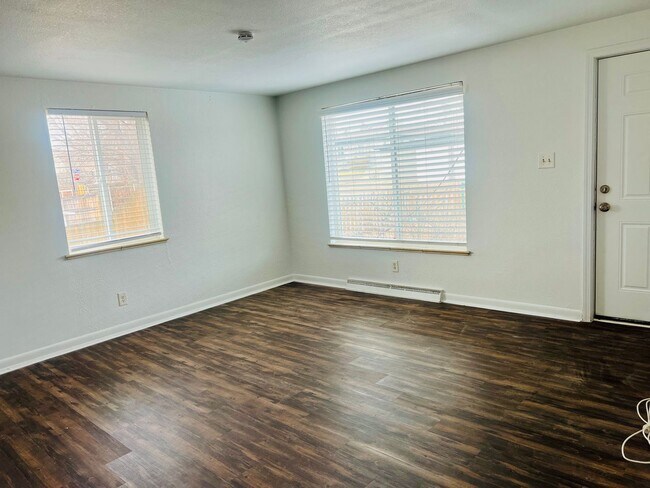 Photo - 16th7130 Unit #A