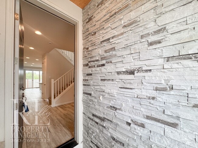 Photo - 10352 Chimes Pl NW