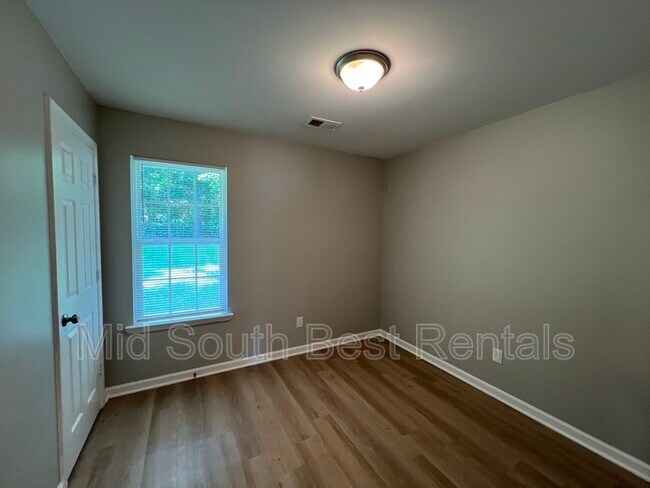 Photo - 3964 Dearborn St