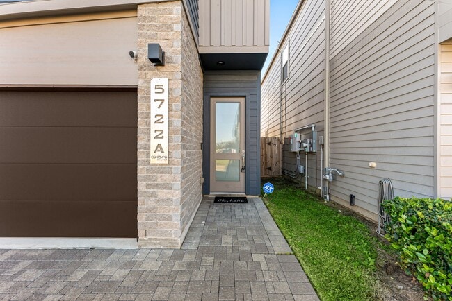 Photo - 5722 Rucio Ln