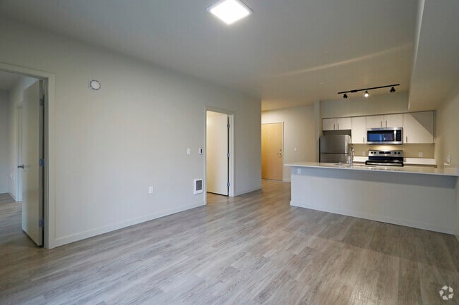 1BR, 1BA - 705SF