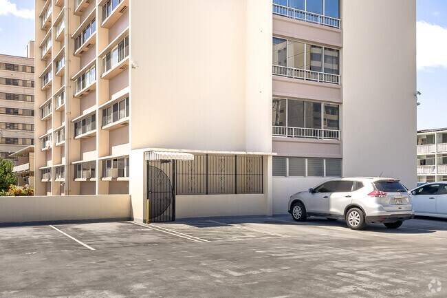 Photo - Makiki Royal