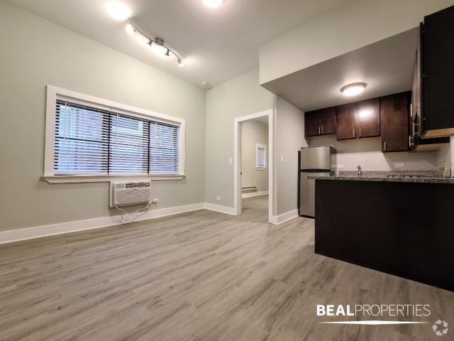 Building Photo - 1 bedroom in CHICAGO IL 60610 Unit B3 Rental