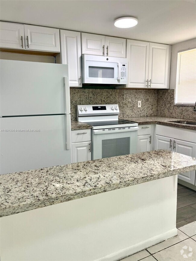 Building Photo - 830 SW 74th Terrace Unit 2 Rental