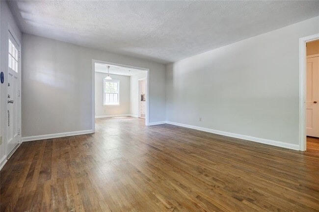 Photo - 1716 Beacon Hill Blvd NE