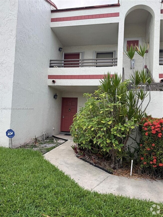Building Photo - 1226 N Hiatus Rd Unit 1226 Rental