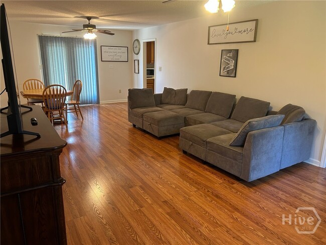 Photo - 504 Bedford Dr