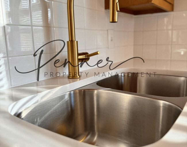 Photo - 807 NE Magellan Ave