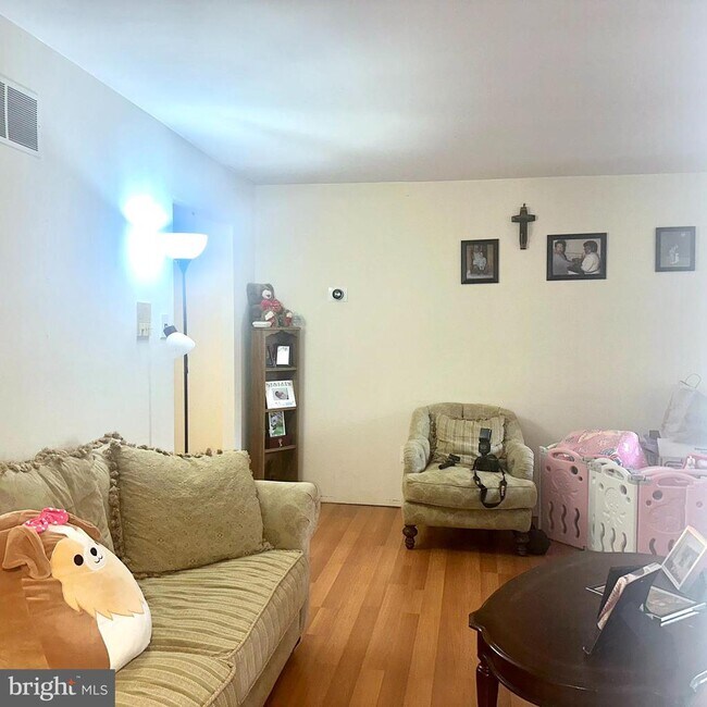 Photo - 2634 N Centre St Unit B4