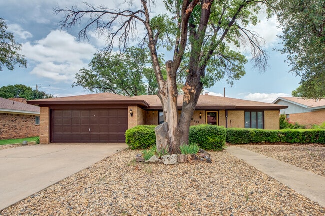 Building Photo - 810 Mimosa Ave