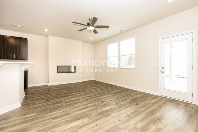 Photo - 4515 Hoboken Wy