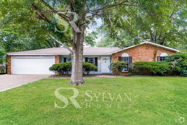 Building Photo - The Lifestyle You Deserve. Rental